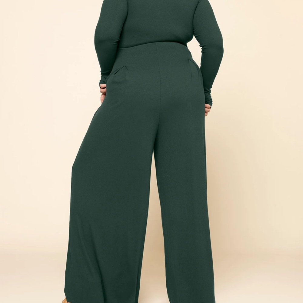 New Elegant Forest Green Jumpsuit - Picture 3 of 3